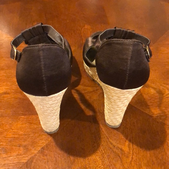 Steve Madden P Valour Satin Ruffle Wedges Size 8.5 - Picture 4 of 6